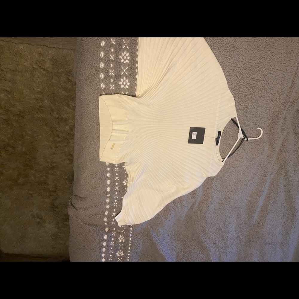 Sweater - Picture 2 of 4